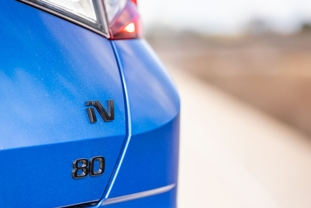 2023 Skoda Enyaq Coupé iV Sportline 80 Prueba. Imagen detalle logo.