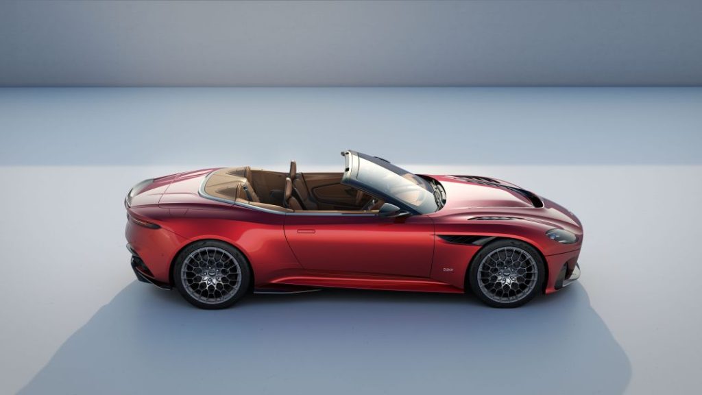 El Aston Martin DBS 770 Ultimate, también descapotable 1 Motor16 Aston_Martin_DBS_770_Ultimate_Volante_1 (2)