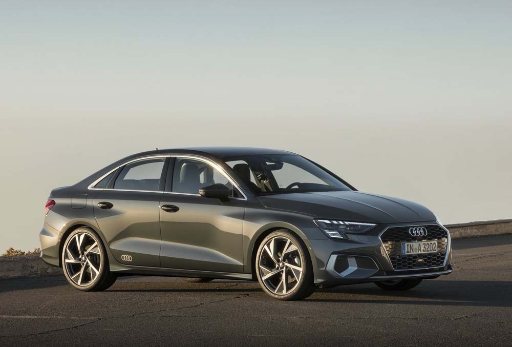 Nuevo Mercedes CLA Coupé. Estos son sus rivales 3 Motor16 Audi A3 Sedán