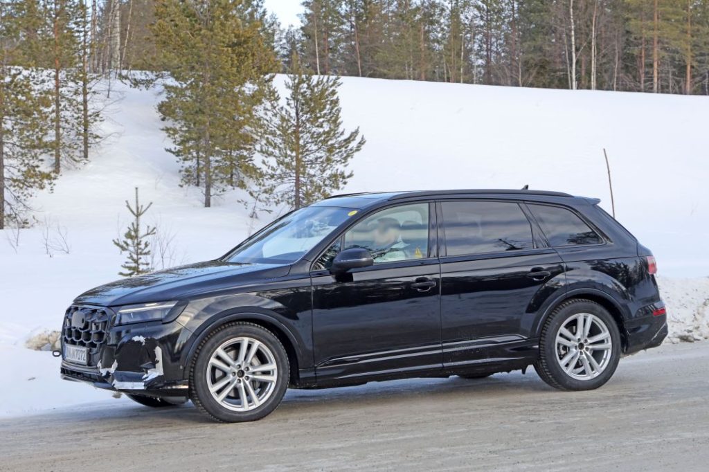 El Audi Q7 recibirá otra actualización y aquí está la prueba 9 Motor16 Audi Q7 restyling 15 Motor16