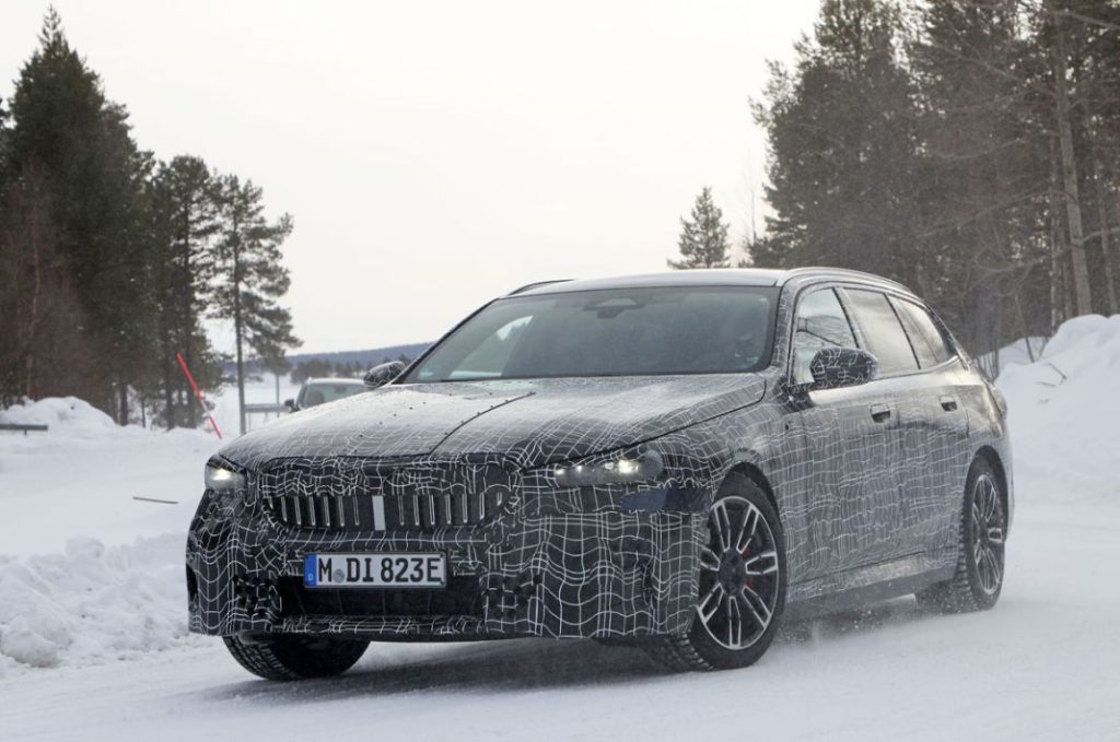 El BMW i5 Touring, espiado de nuevo 6 Motor16 BMW i5 Touring 4 Motor16