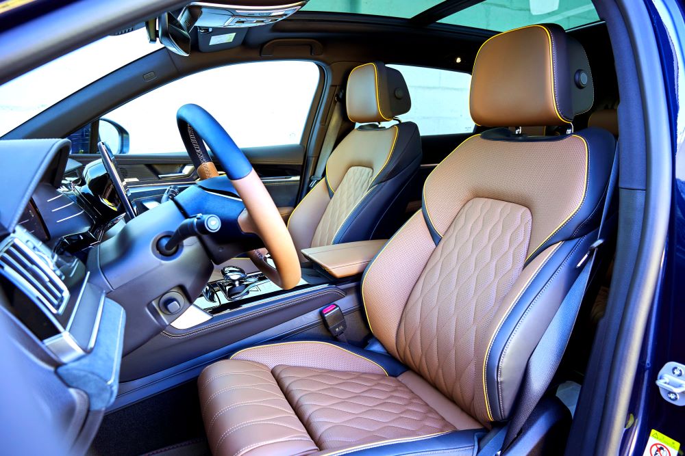 Mercedes EQE SUV: Nuevos datos e imágenes del SUV eléctrico de Mercedes 4 Motor16 BYD Tang interior 2 Motor16