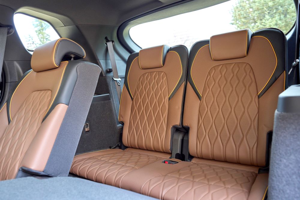 Mercedes EQE SUV: Nuevos datos e imágenes del SUV eléctrico de Mercedes 6 Motor16 BYD Tang interior 3.5 Motor16
