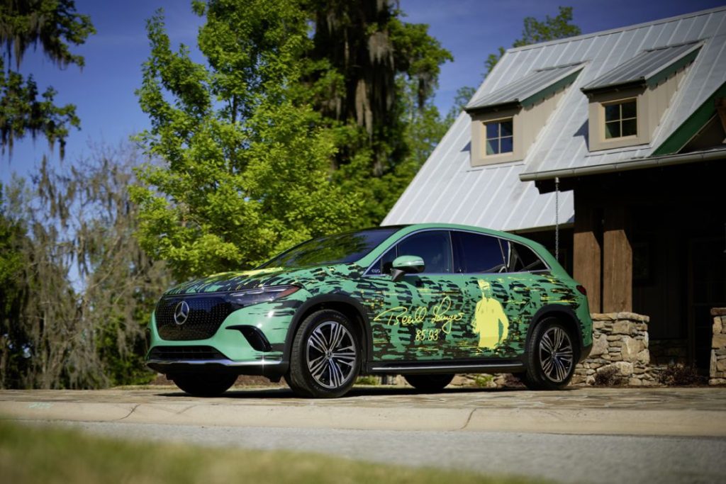 Un Mercedes EQS personalizado para Bernhard Langer y Jon Rahm 