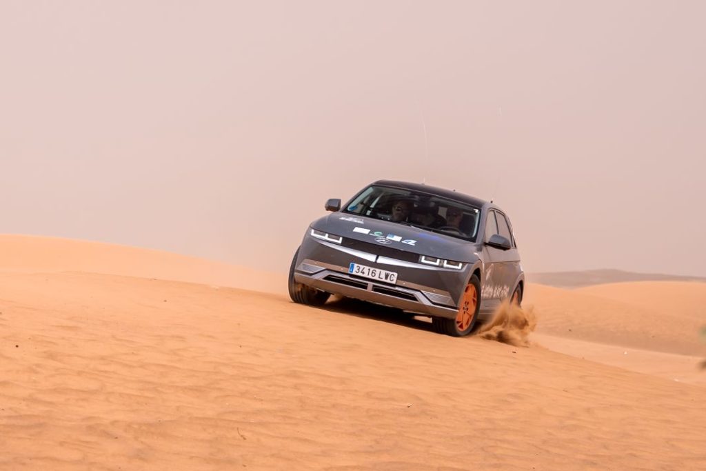 Hyundai Ioniq 5 AWD: El Desierto de los Niños ha sido más solidario que nunca… y más eléctrico 7 Motor16 El Desierto de los ninos 2 Motor16