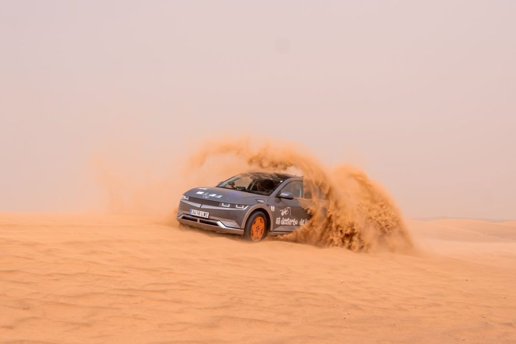 Hyundai Ioniq 5 AWD: El Desierto de los Niños ha sido más solidario que nunca… y más eléctrico 8 Motor16 El Desierto de los ninos 5 Motor16