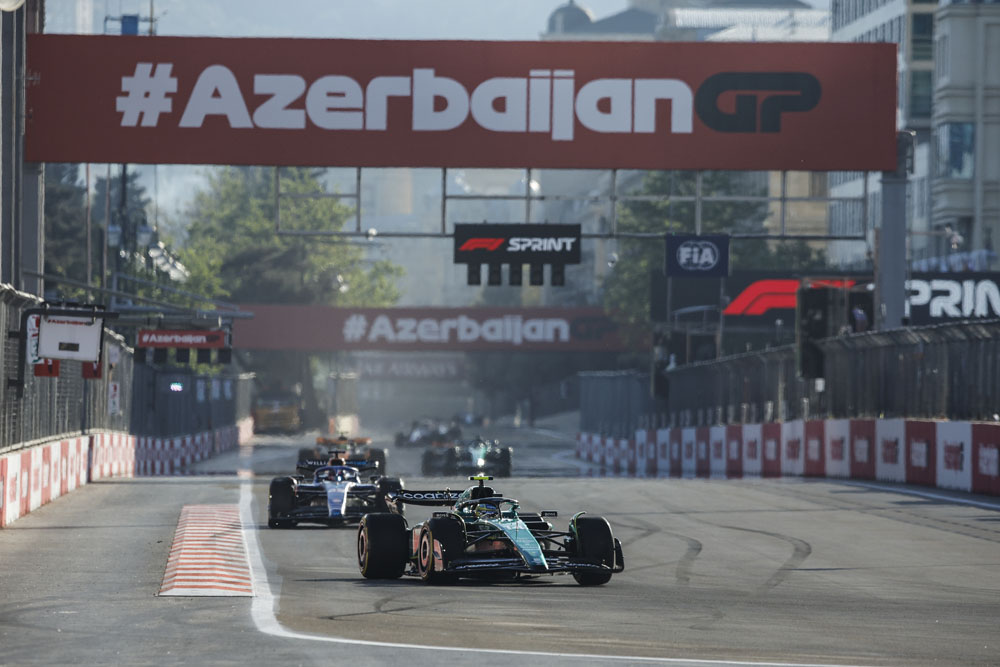 F1 AZERBAIYAN 2 Motor16