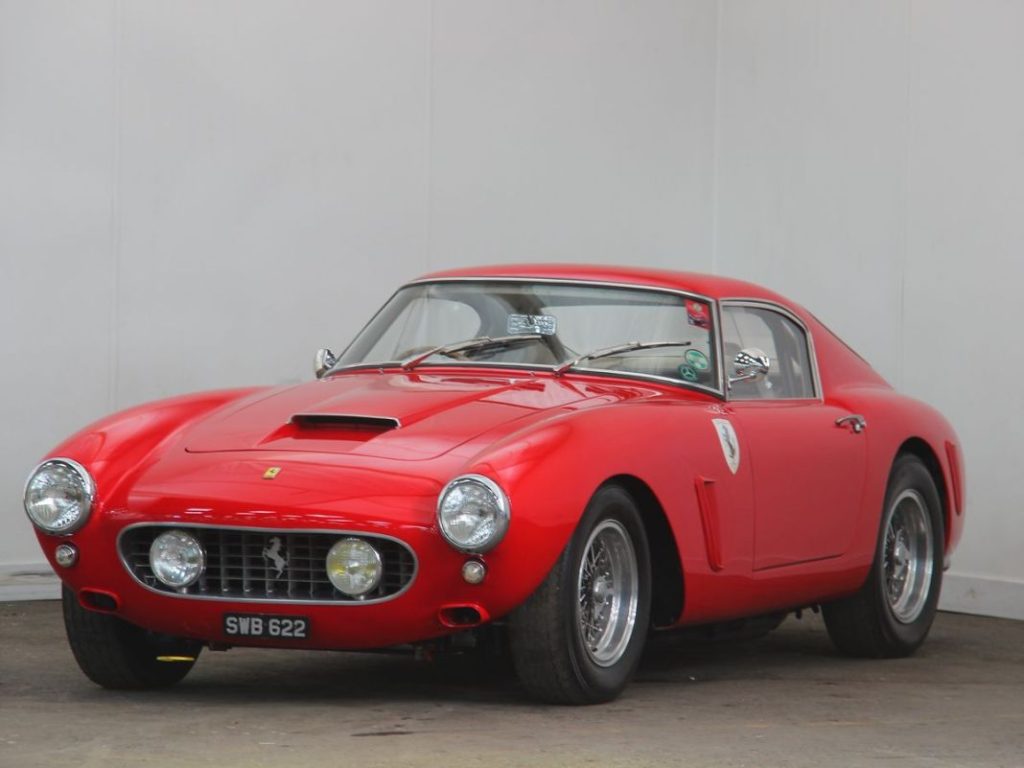 Este “falso” Ferrari 250 GT y otros cientos de automóviles clásicos buscan dueño 1 Motor16 Ferrari 250 GT corto 27 Motor16