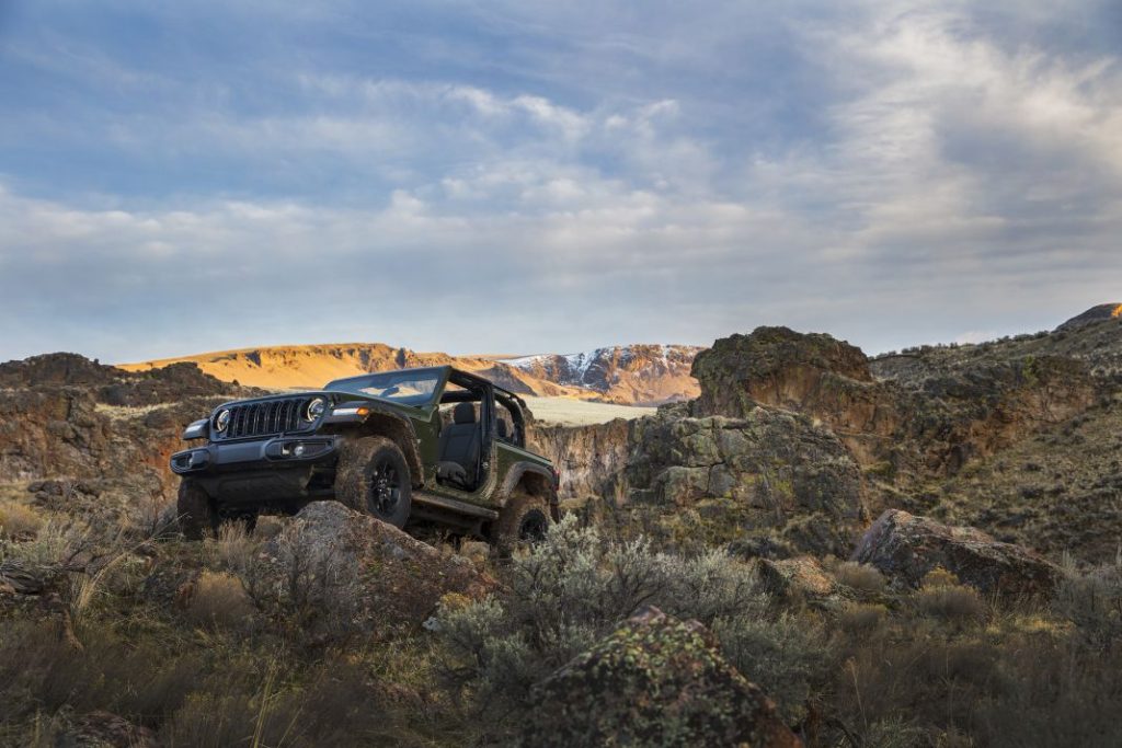 Jeep Wrangler 2024: El todoterreno más icónico de Jeep introduce importantes novedades 20 Motor16 Jeep Wrangler 2024 27 Motor16