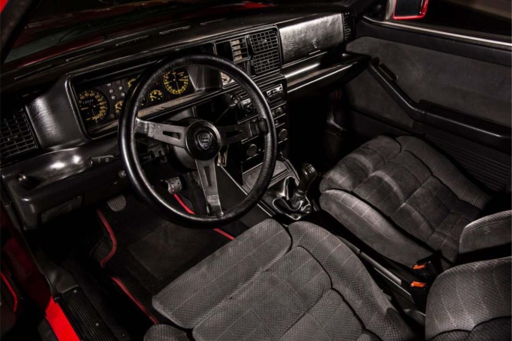 Este “falso” Ferrari 250 GT y otros cientos de automóviles clásicos buscan dueño 5 Motor16 Lancia Delta HF Integrale 16v 5 copia Motor16