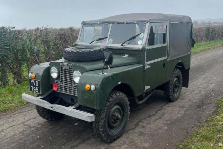Este “falso” Ferrari 250 GT y otros cientos de automóviles clásicos buscan dueño 9 Motor16 Land Rover Series I 1955 2 Motor16