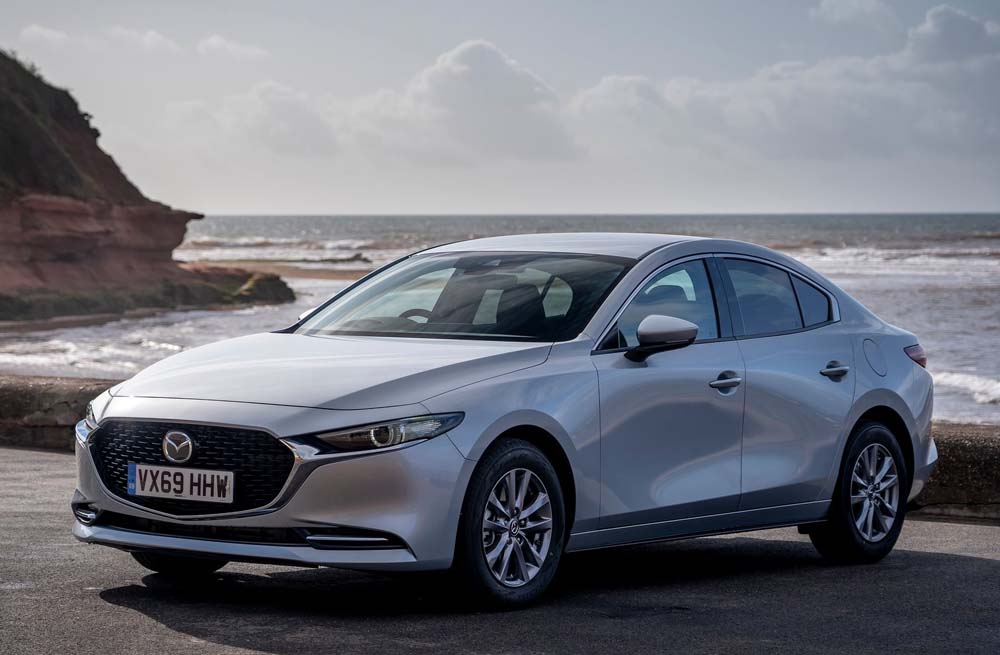 Nuevo Mercedes CLA Coupé. Estos son sus rivales 7 Motor16 Mazda 3 Sedan