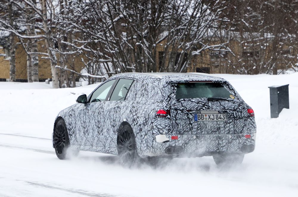 El Mercedes AMG E53 Estate se pone a punto en el frío 14 Motor16 Mercedes AMG E53 Wagon 14 Motor16