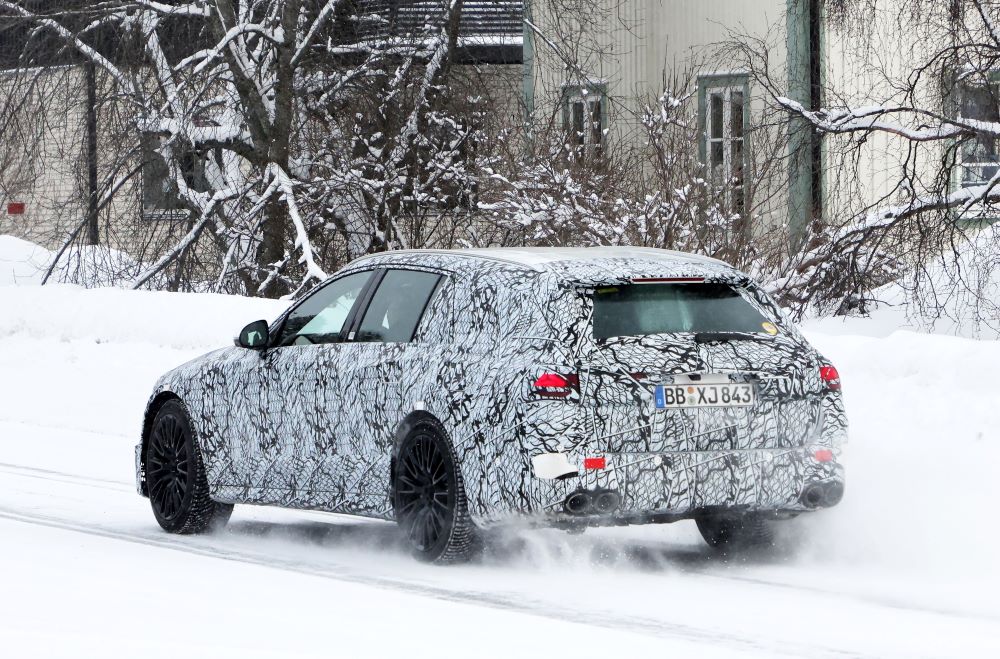 El Mercedes AMG E53 Estate se pone a punto en el frío 18 Motor16 Mercedes AMG E53 Wagon 19 Motor16
