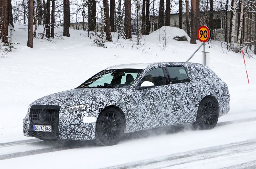 El Mercedes AMG E53 Estate se pone a punto en el frío 6 Motor16 Mercedes AMG E53 Wagon 5 Motor16
