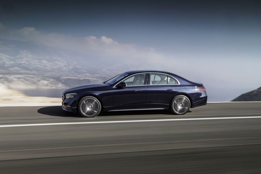 Nuevo Mercedes Clase E 2023, una experiencia digital 3 Motor16 Mercedes_Clase_E_2024 (2)