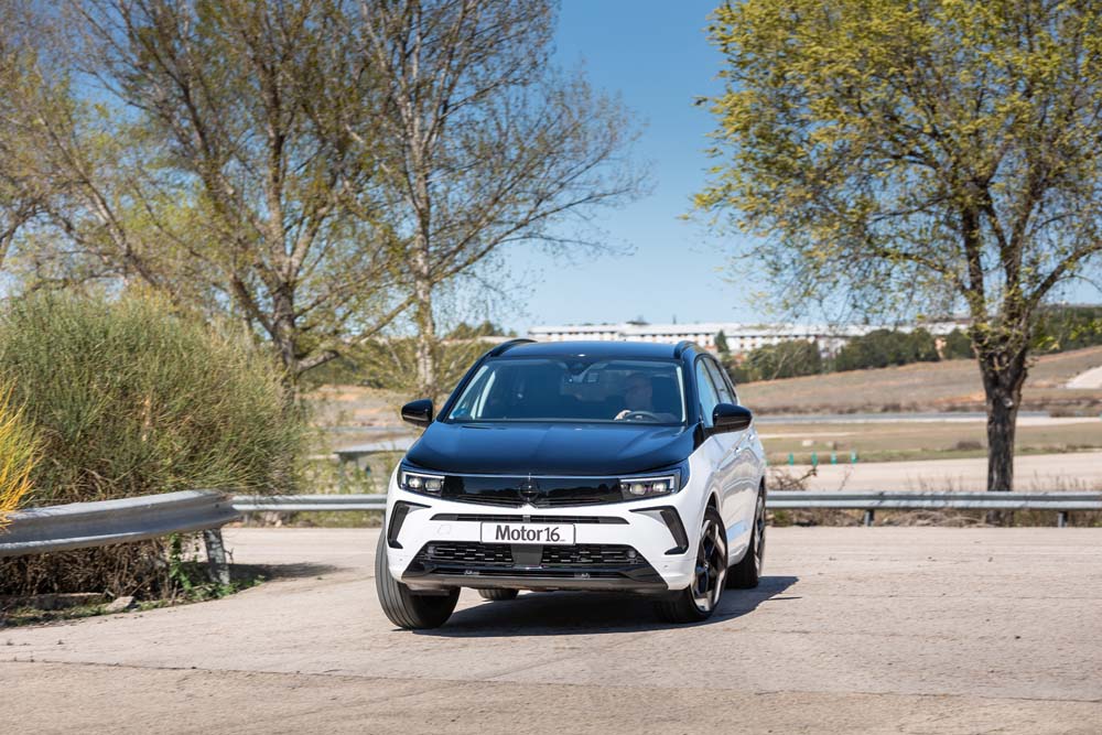Prueba Opel Grandland GSe. Correr, pero sin derrochar 2 Motor16 Opel Grandland GSe.