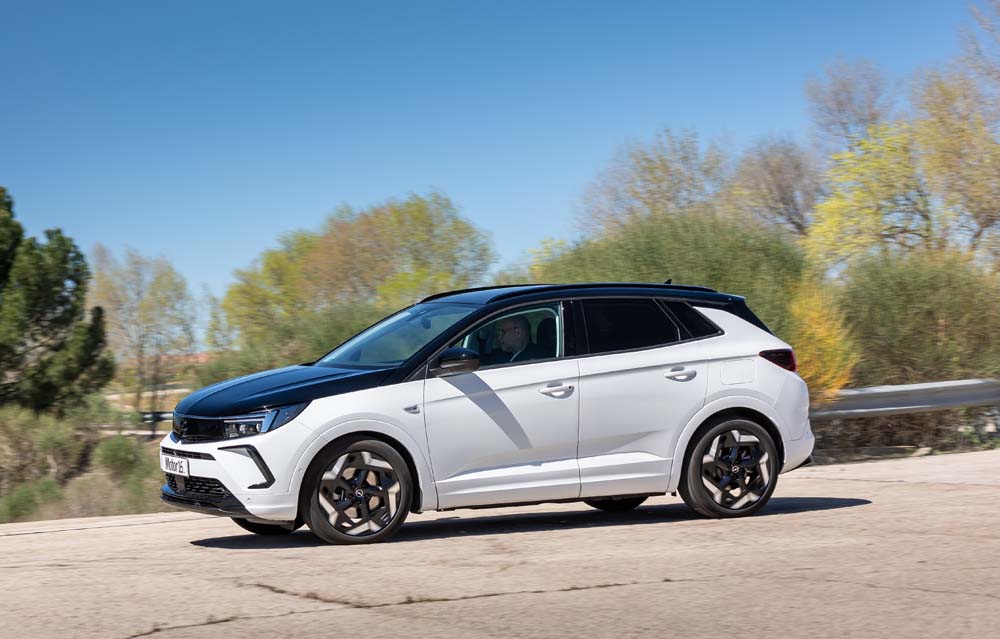 Prueba Opel Grandland GSe. Correr, pero sin derrochar 19 Motor16 Opel Grandland GSe 12 Motor16