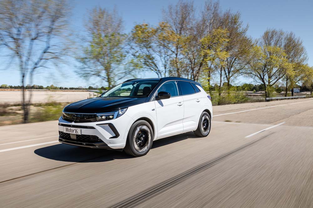 Prueba Opel Grandland GSe. Correr, pero sin derrochar 21 Motor16 Opel Grandland GSe 14 Motor16