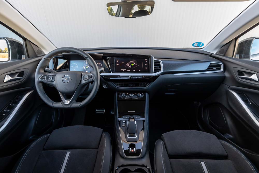 Prueba Opel Grandland GSe. Correr, pero sin derrochar 27 Motor16 Opel Grandland GSe 22 1 Motor16