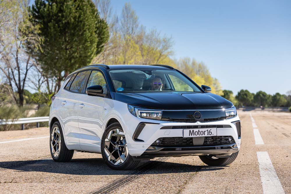 Prueba Opel Grandland GSe. Correr, pero sin derrochar 15 Motor16 Opel Grandland GSe 8 Motor16