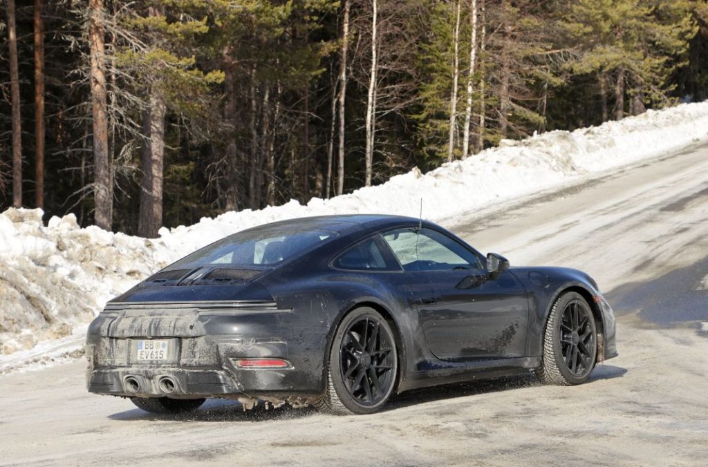 Fotos espía del Porsche 911 más interesante, que lo será aún más 7 Motor16 Porsche 992.2 GTS 11 Motor16
