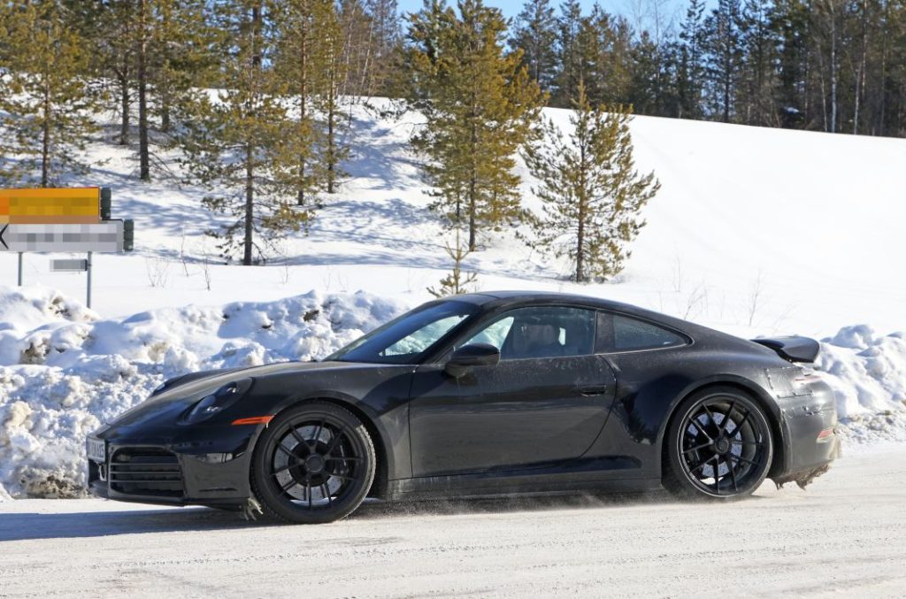 Fotos espía del Porsche 911 más interesante, que lo será aún más 11 Motor16 Porsche 992.2 GTS 17 Motor16
