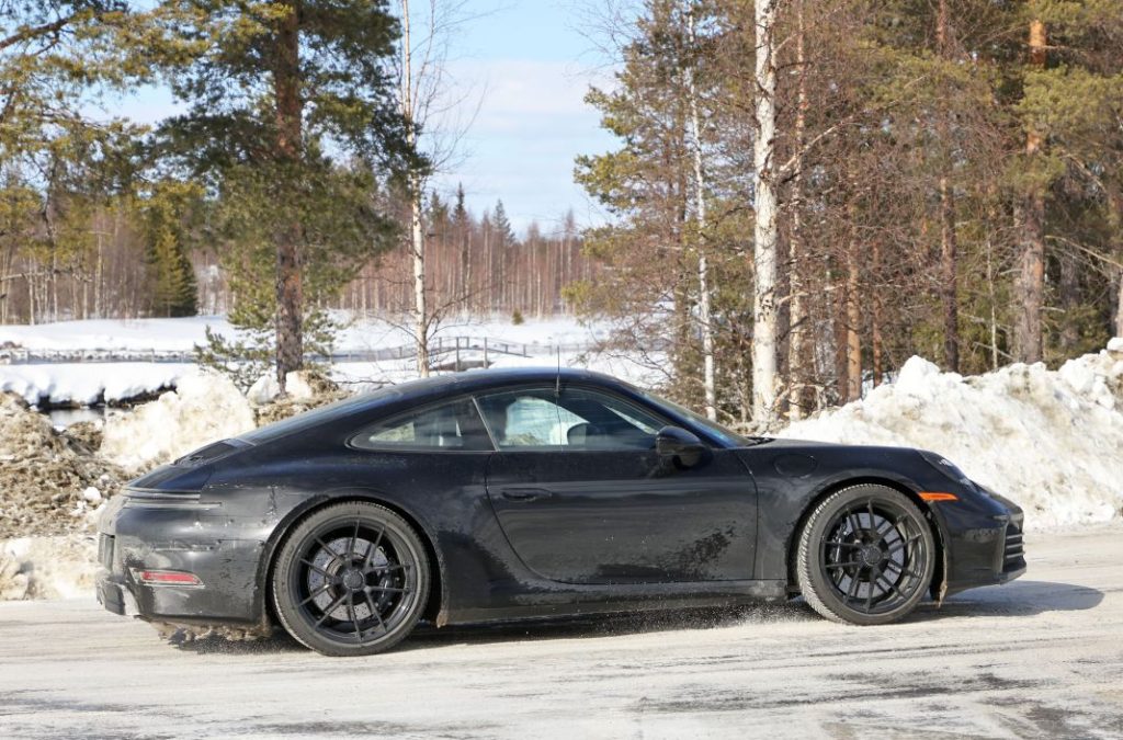 Fotos espía del Porsche 911 más interesante, que lo será aún más 5 Motor16 Porsche 992.2 GTS 8 Motor16