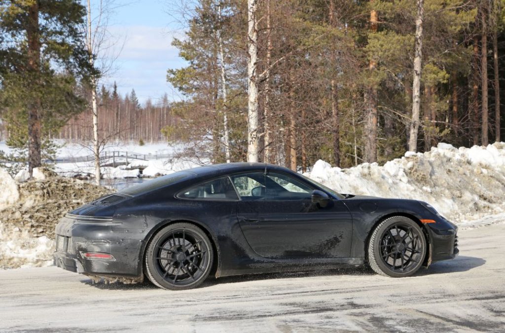 Fotos espía del Porsche 911 más interesante, que lo será aún más 6 Motor16 Porsche 992.2 GTS 9 Motor16