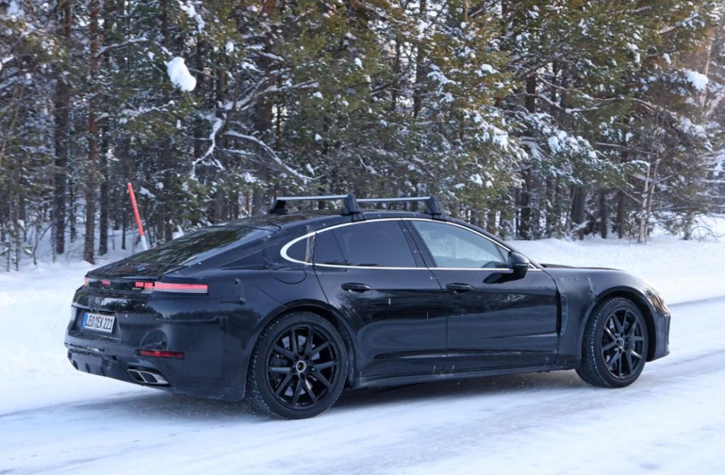 El Porsche Panamera, espiado por fuera y por dentro 12 Motor16 Porsche Panamera 10 Motor16