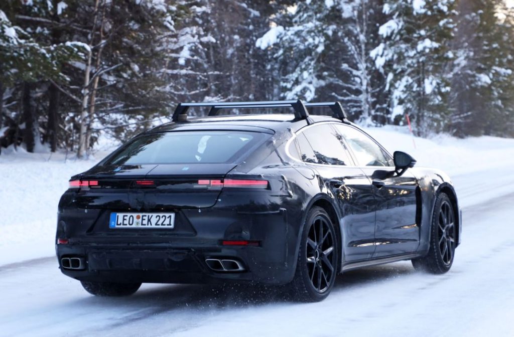 El Porsche Panamera, espiado por fuera y por dentro 14 Motor16 Porsche Panamera 12 Motor16