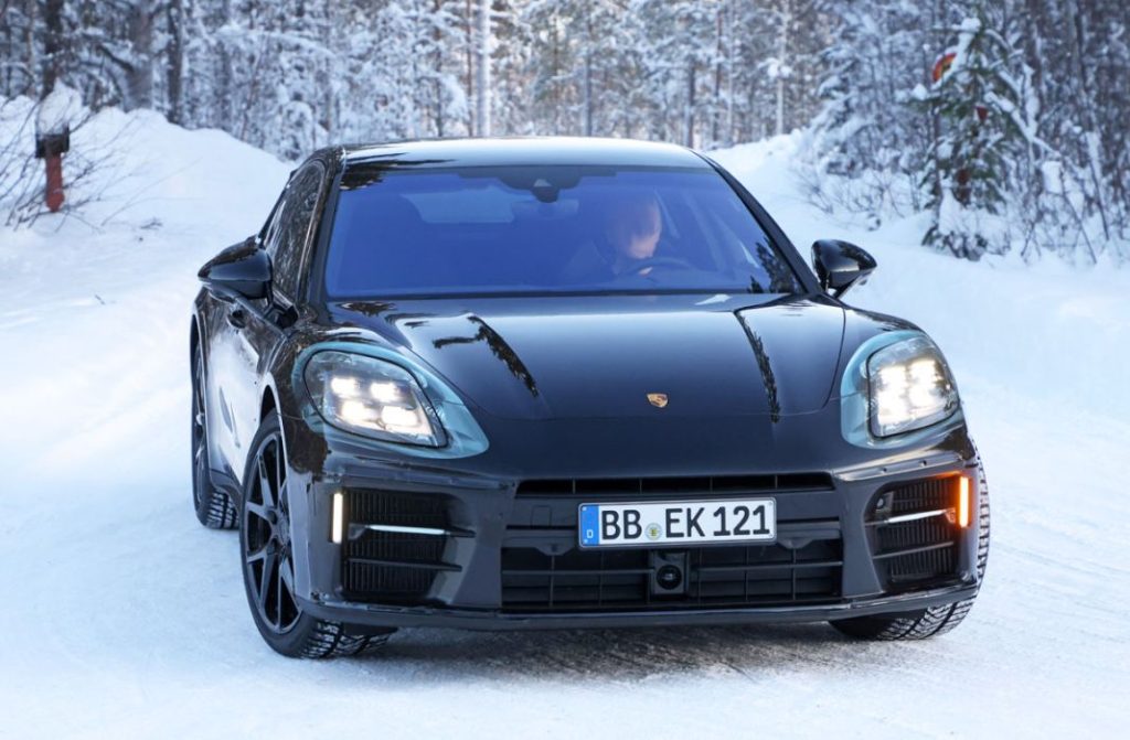 El Porsche Panamera, espiado por fuera y por dentro 16 Motor16 Porsche Panamera 14 Motor16