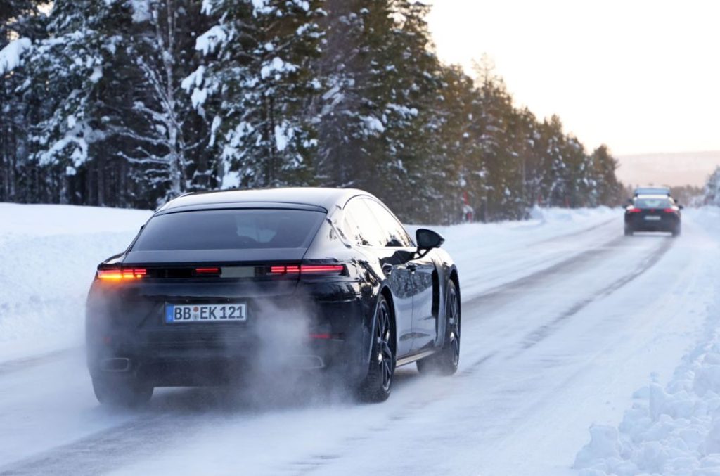 El Porsche Panamera, espiado por fuera y por dentro 19 Motor16 Porsche Panamera 17 Motor16