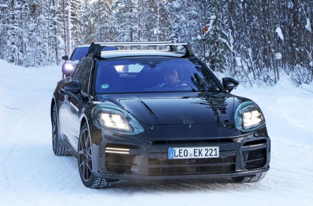 El Porsche Panamera, espiado por fuera y por dentro 8 Motor16 Porsche Panamera 6 Motor16