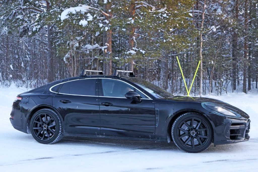 El Porsche Panamera, espiado por fuera y por dentro 10 Motor16 Porsche Panamera 8 Motor16