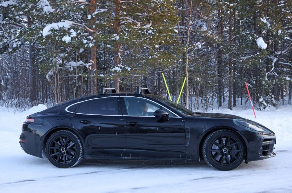 El Porsche Panamera, espiado por fuera y por dentro 11 Motor16 Porsche Panamera 9 Motor16