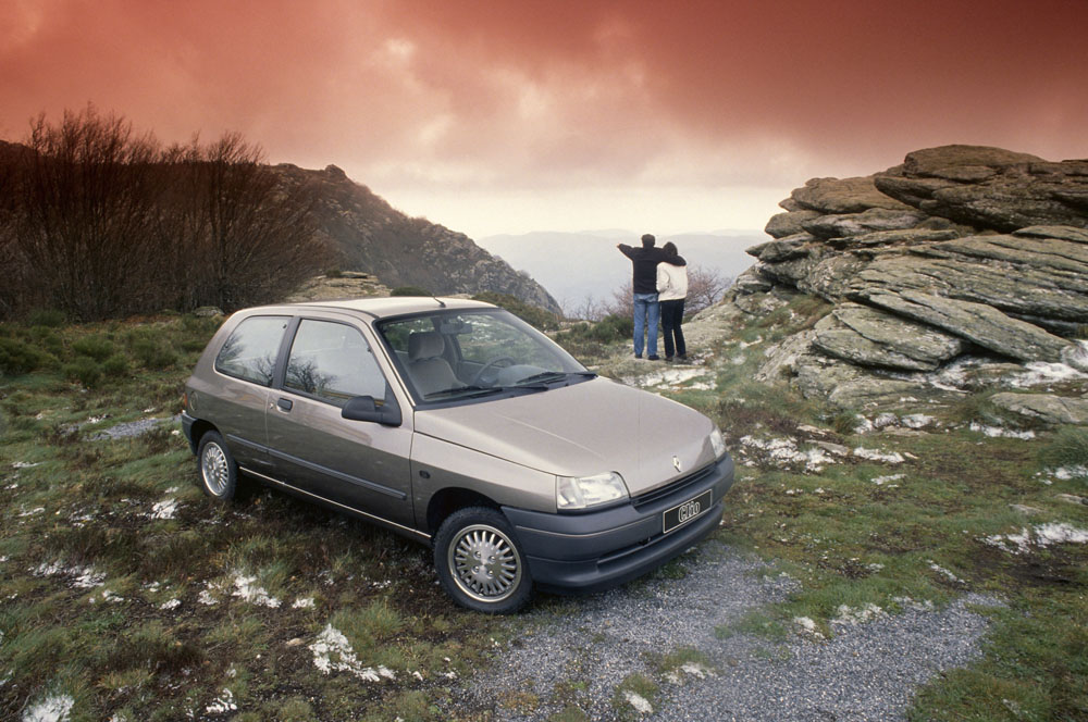 Renault Clio: tres décadas de éxitos y a punto para la nueva generación 16 Motor16 RENAULT CLIO I 3 Motor16