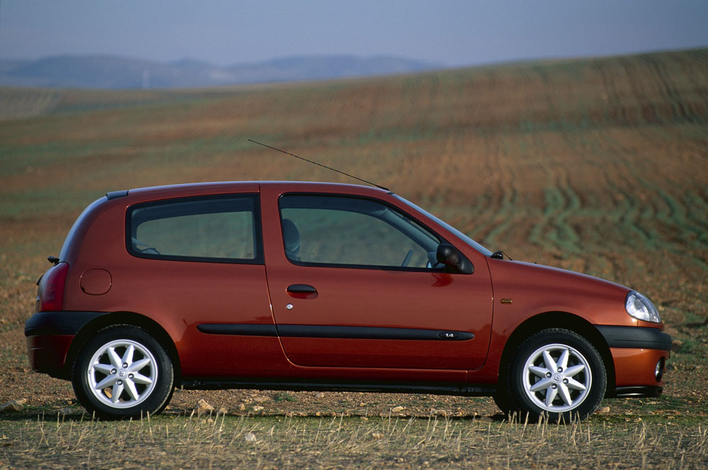 Renault Clio: tres décadas de éxitos y a punto para la nueva generación 21 Motor16 RENAULT CLIO II Motor16