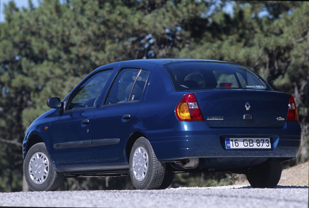 Renault Clio: tres décadas de éxitos y a punto para la nueva generación 28 Motor16 RENAULT CLIO SYMBOL Motor16