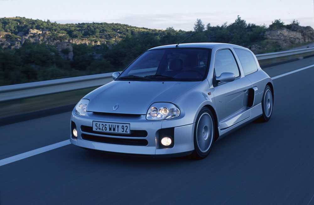 Renault Clio: tres décadas de éxitos y a punto para la nueva generación 6 Motor16 Renault Clio V6