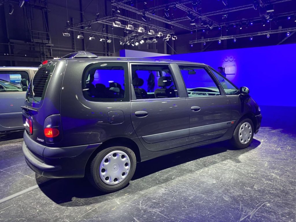 La larga vida de la familia Renault Espace 15 Motor16 RENAULT ESPACE III 3 Motor16