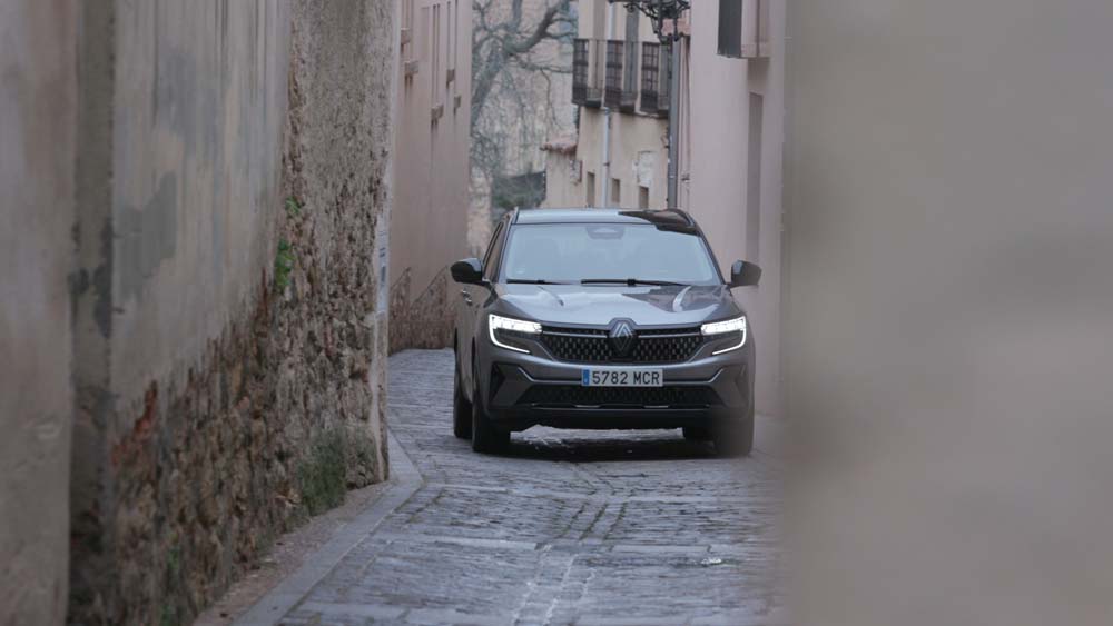 Renault Austral, 235 vueltas al mundo... pasando por Sepúlveda 2 Motor16 Renault Austral.