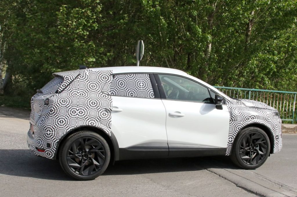 Fotos espía del Renault Captur 2024 7 Motor16 Renault Captur facelift 20 Motor16