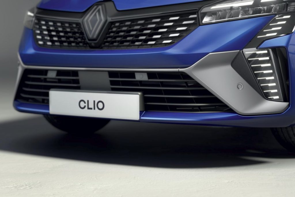 Renault Clio 2024: Nuevo diseño, híbrido mejorado y estética Alpine 29 Motor16 Renault Clio 2024 10 Motor16