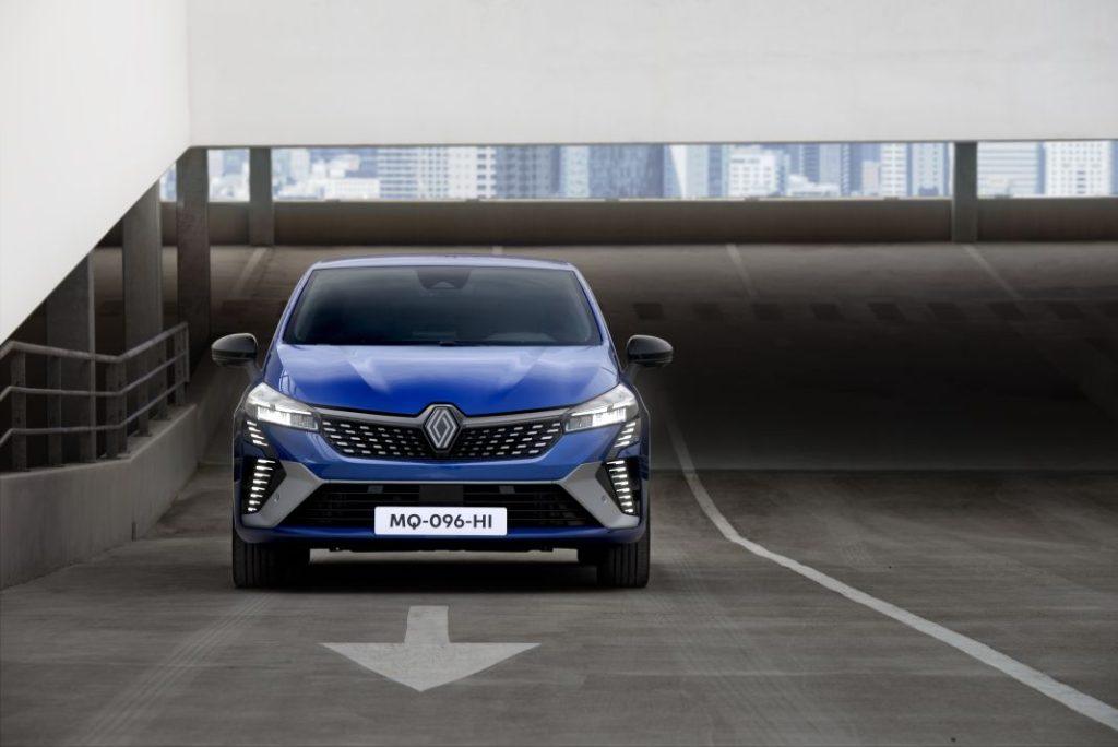 Renault Clio 2024: Nuevo diseño, híbrido mejorado y estética Alpine 6 Motor16 Renault Clio 2024 33 Motor16