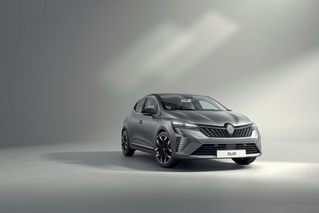 Renault Clio 2024: Nuevo diseño, híbrido mejorado y estética Alpine 34 Motor16 Renault Clio 2024 5 Motor16