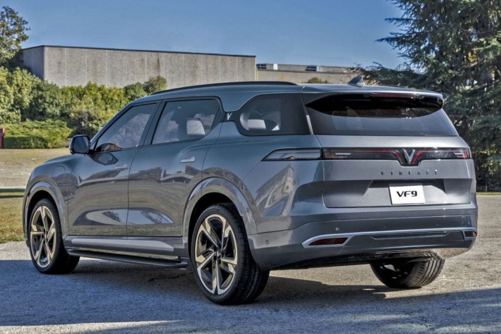 ¿Cuáles son los coches eléctricos con la batería más grande? 17 Motor16 Vinfast VF9 Motor16