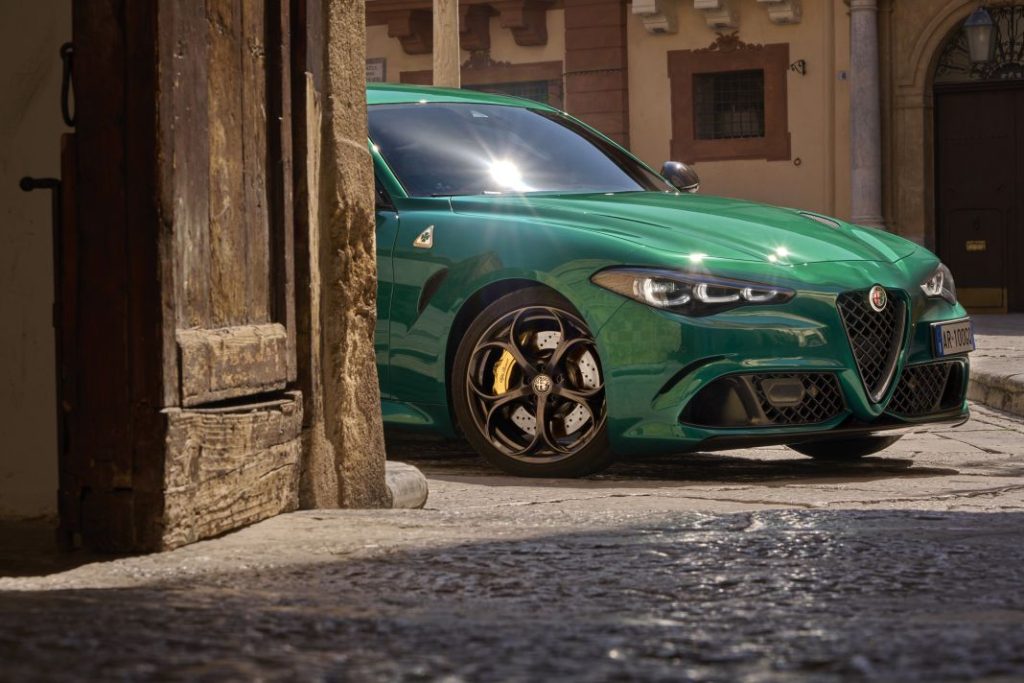 alfa romeo giulia quadrifoglio 100 anniversario stelvio 14 Motor16