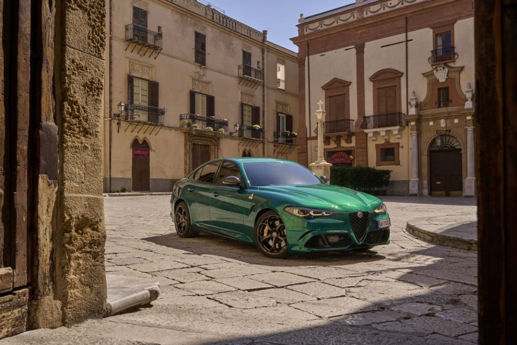 alfa romeo giulia quadrifoglio 100 anniversario stelvio 23 Motor16