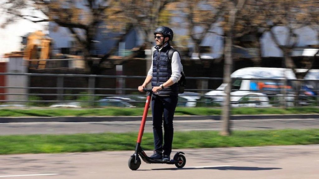 Las consecuencias que tiene para ti trucar un patinete eléctrico 172 Motor16 garantías